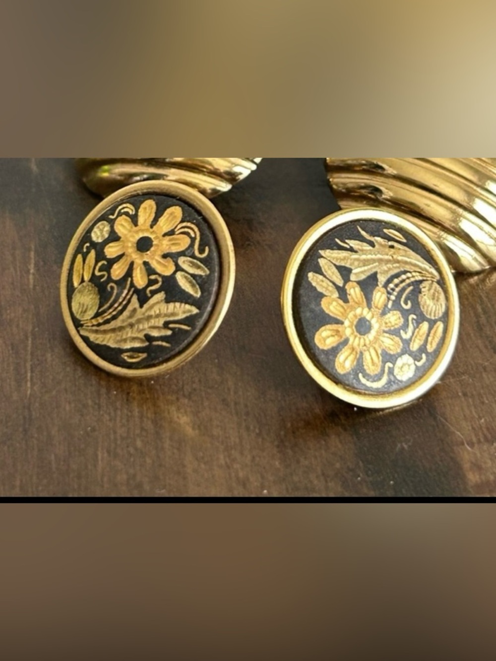 Damascene Daisy Etched Floral Earrings